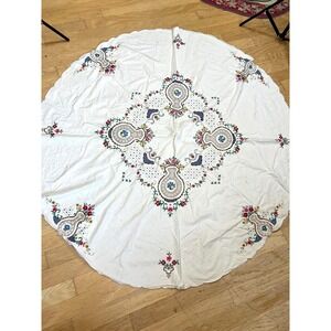 Hand-Embroidered 61.5" Round or Oval Tablecloth (3926)